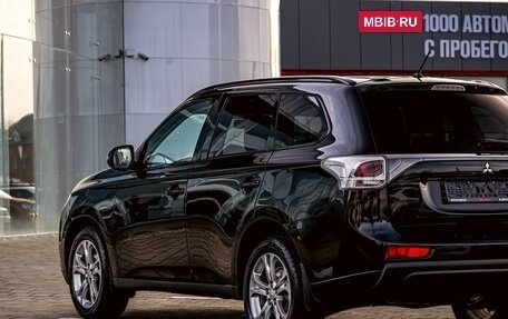 Mitsubishi Outlander III рестайлинг 3, 2014 год, 1 255 000 рублей, 9 фотография