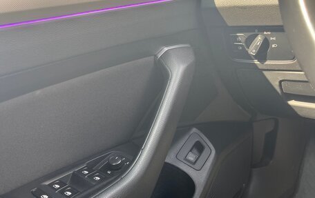 Volkswagen Passat B8 рестайлинг, 2019 год, 1 670 000 рублей, 17 фотография