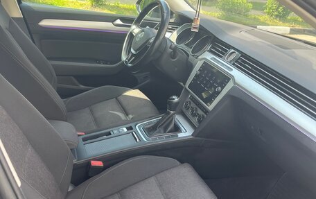 Volkswagen Passat B8 рестайлинг, 2019 год, 1 670 000 рублей, 19 фотография
