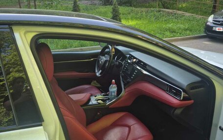 Toyota Camry, 2018 год, 1 700 000 рублей, 4 фотография