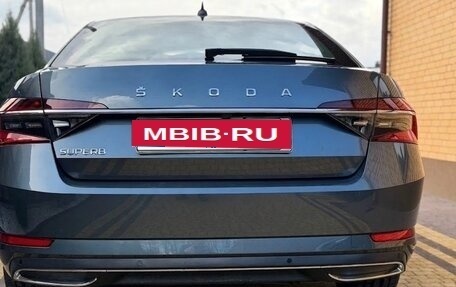 Skoda Superb III рестайлинг, 2021 год, 2 245 000 рублей, 2 фотография