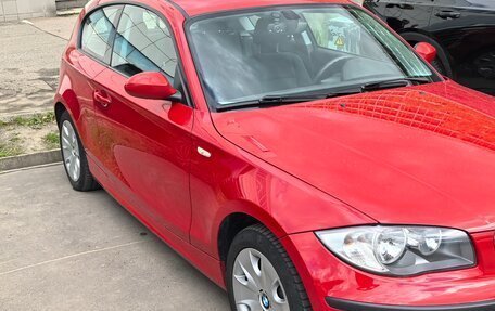 BMW 1 серия, 2009 год, 1 050 000 рублей, 2 фотография