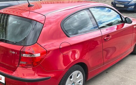 BMW 1 серия, 2009 год, 1 050 000 рублей, 3 фотография