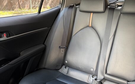 Toyota Camry, 2019 год, 2 500 000 рублей, 8 фотография