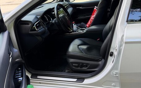 Toyota Camry, 2019 год, 2 500 000 рублей, 4 фотография