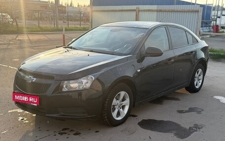Chevrolet Cruze II, 2011 год, 550 000 рублей, 2 фотография