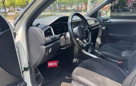 Volkswagen T-Roc I, 2023 год, 1 650 080 рублей, 8 фотография