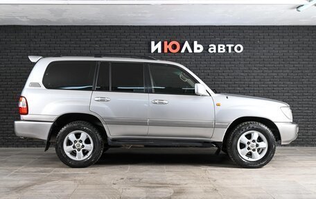 Toyota Land Cruiser 100 рестайлинг 2, 2006 год, 2 060 000 рублей, 9 фотография