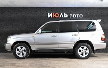 Toyota Land Cruiser 100 рестайлинг 2, 2006 год, 2 060 000 рублей, 8 фотография