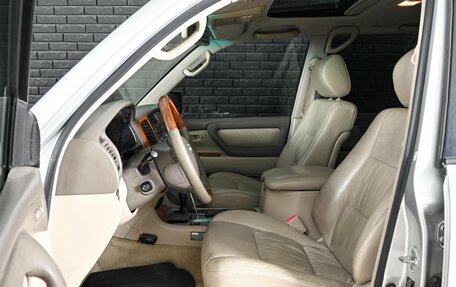 Toyota Land Cruiser 100 рестайлинг 2, 2006 год, 2 060 000 рублей, 10 фотография