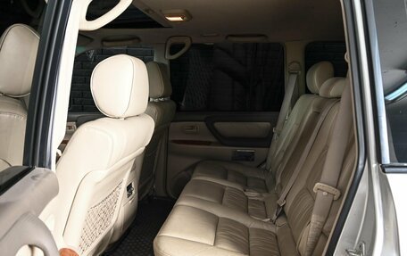 Toyota Land Cruiser 100 рестайлинг 2, 2006 год, 2 060 000 рублей, 11 фотография