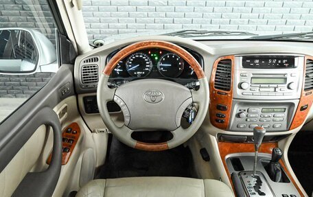 Toyota Land Cruiser 100 рестайлинг 2, 2006 год, 2 060 000 рублей, 12 фотография
