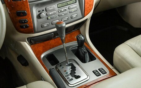 Toyota Land Cruiser 100 рестайлинг 2, 2006 год, 2 060 000 рублей, 16 фотография