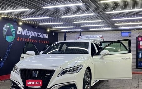 Toyota Crown, 2018 год, 3 899 000 рублей, 3 фотография