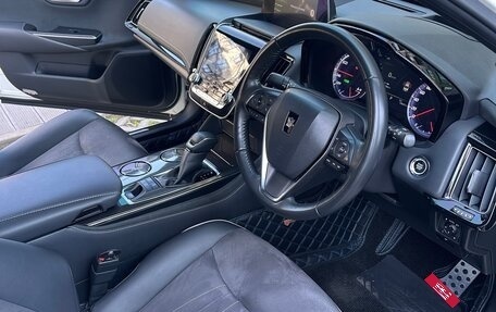 Toyota Crown, 2018 год, 3 899 000 рублей, 10 фотография