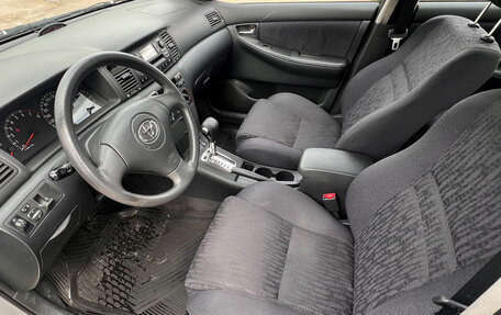 Toyota Corolla, 2004 год, 650 000 рублей, 2 фотография