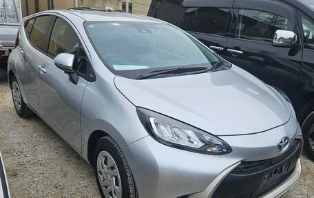 Toyota Aqua, 2023 год, 1 180 000 рублей, 2 фотография