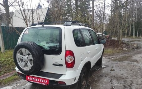 Chevrolet Niva I рестайлинг, 2013 год, 600 000 рублей, 3 фотография