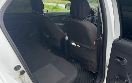 Renault Logan II, 2015 год, 640 000 рублей, 10 фотография