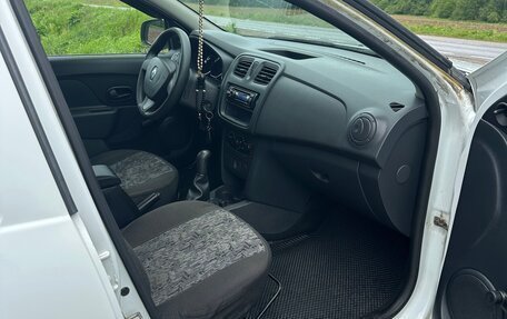 Renault Logan II, 2015 год, 640 000 рублей, 9 фотография