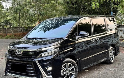 Toyota Voxy III, 2021 год, 2 190 000 рублей, 1 фотография