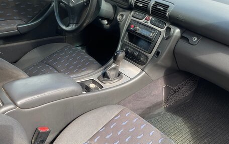 Mercedes-Benz C-Класс, 2002 год, 280 000 рублей, 5 фотография