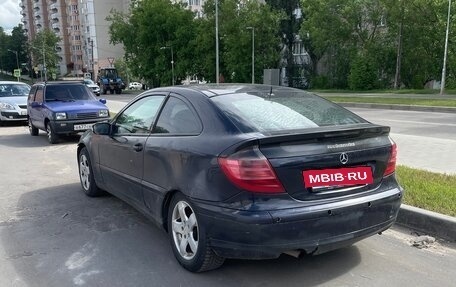 Mercedes-Benz C-Класс, 2002 год, 280 000 рублей, 3 фотография
