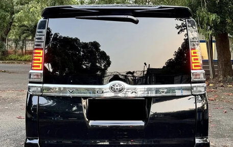 Toyota Voxy III, 2021 год, 2 190 000 рублей, 4 фотография
