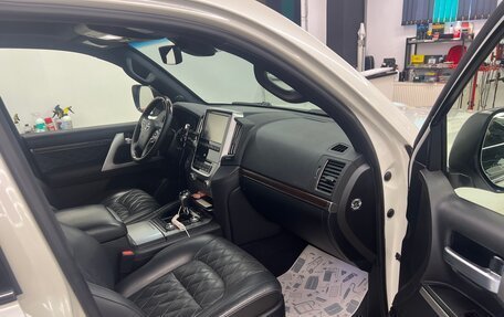 Toyota Land Cruiser 200, 2016 год, 5 000 000 рублей, 22 фотография