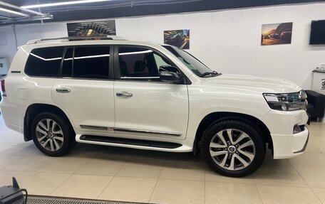 Toyota Land Cruiser 200, 2016 год, 5 000 000 рублей, 23 фотография