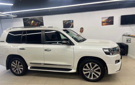 Toyota Land Cruiser 200, 2016 год, 5 000 000 рублей, 25 фотография
