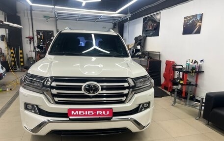 Toyota Land Cruiser 200, 2016 год, 5 000 000 рублей, 28 фотография