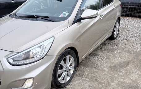 Hyundai Solaris II рестайлинг, 2013 год, 720 000 рублей, 2 фотография