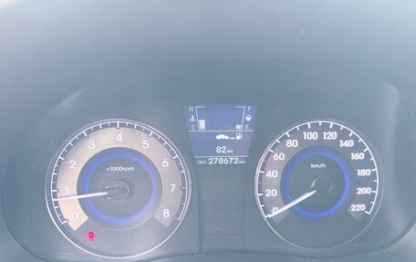 Hyundai Solaris II рестайлинг, 2013 год, 720 000 рублей, 14 фотография