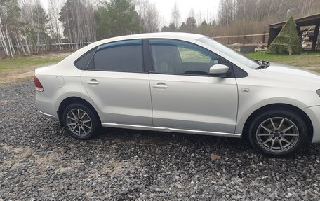 Volkswagen Polo VI (EU Market), 2011 год, 600 000 рублей, 2 фотография