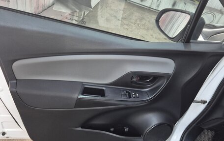 Toyota Yaris III рестайлинг, 2018 год, 1 540 000 рублей, 17 фотография