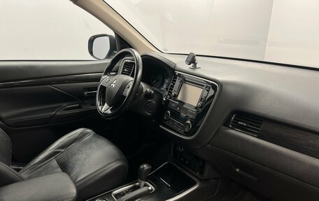 Mitsubishi Outlander III рестайлинг 3, 2017 год, 1 750 000 рублей, 7 фотография