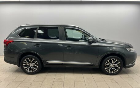 Mitsubishi Outlander III рестайлинг 3, 2017 год, 1 750 000 рублей, 5 фотография