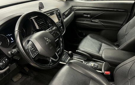Mitsubishi Outlander III рестайлинг 3, 2017 год, 1 750 000 рублей, 9 фотография