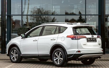 Toyota RAV4, 2019 год, 2 195 000 рублей, 4 фотография
