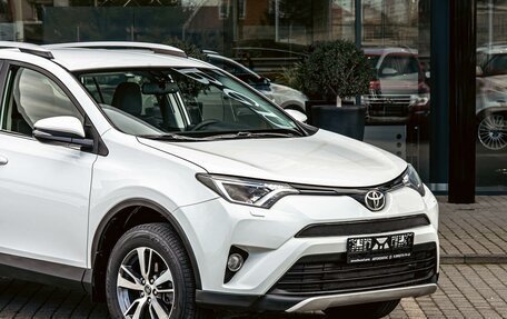 Toyota RAV4, 2019 год, 2 195 000 рублей, 9 фотография