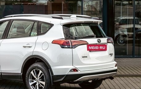 Toyota RAV4, 2019 год, 2 195 000 рублей, 10 фотография