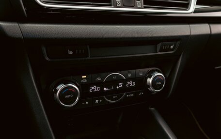 Mazda 3, 2017 год, 1 295 000 рублей, 15 фотография