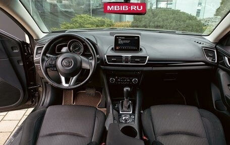 Mazda 3, 2017 год, 1 295 000 рублей, 16 фотография