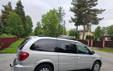 Chrysler Town & Country IV, 2006 год, 875 000 рублей, 3 фотография