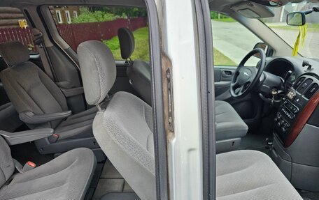 Chrysler Town & Country IV, 2006 год, 875 000 рублей, 11 фотография