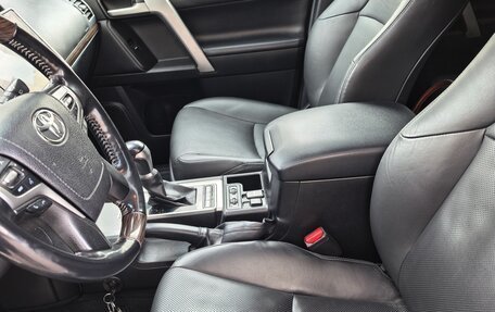 Toyota Land Cruiser Prado 150 рестайлинг 2, 2020 год, 5 700 000 рублей, 3 фотография