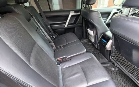 Toyota Land Cruiser Prado 150 рестайлинг 2, 2020 год, 5 700 000 рублей, 9 фотография