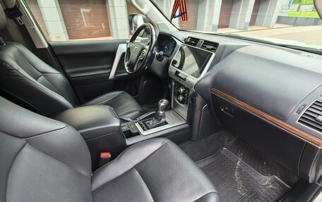 Toyota Land Cruiser Prado 150 рестайлинг 2, 2020 год, 5 700 000 рублей, 11 фотография