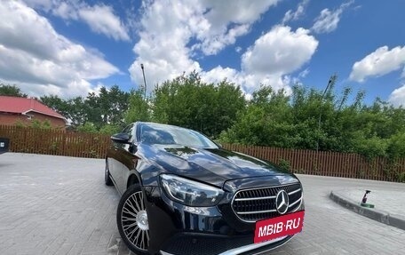 Mercedes-Benz E-Класс, 2021 год, 2 900 000 рублей, 5 фотография